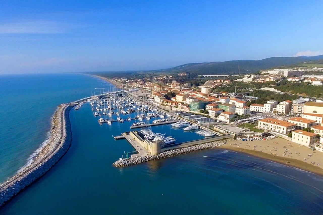 Appartamento Claudi A San Vincenzo Bagian luar foto